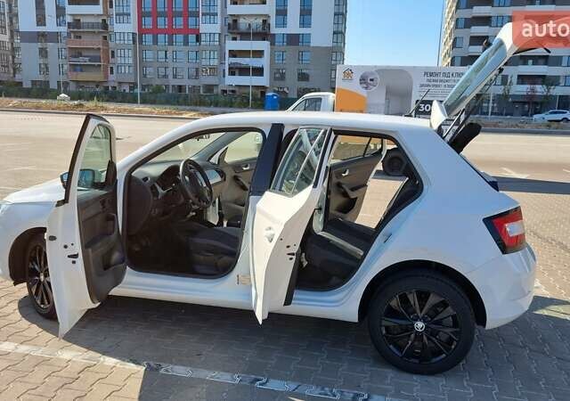 Белый Шкода Фабия, объемом двигателя 1 л и пробегом 113 тыс. км за 9200 $, фото 11 на Automoto.ua