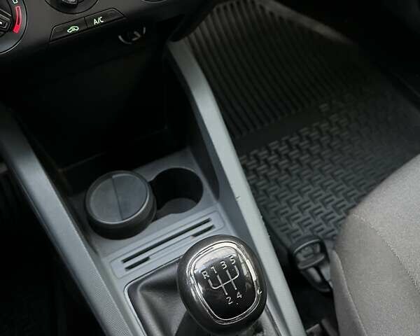 Білий Шкода Фабія, об'ємом двигуна 1 л та пробігом 170 тис. км за 6586 $, фото 20 на Automoto.ua