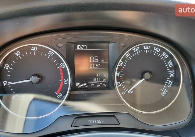 Белый Шкода Фабия, объемом двигателя 1 л и пробегом 113 тыс. км за 9200 $, фото 45 на Automoto.ua