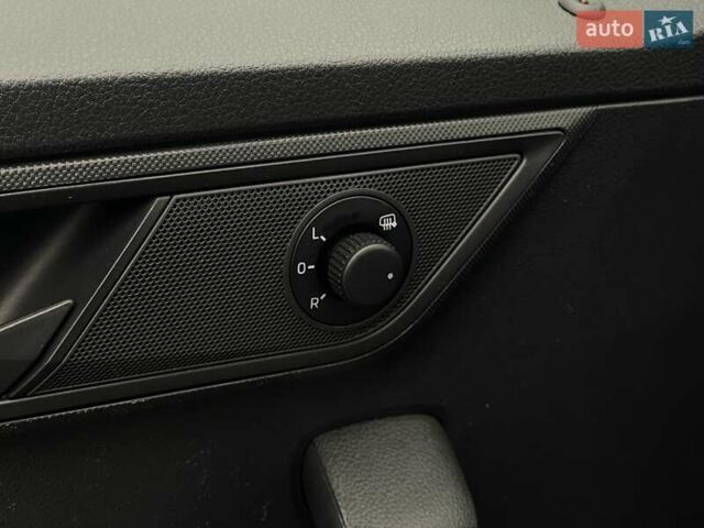 Білий Шкода Фабія, об'ємом двигуна 1 л та пробігом 61 тис. км за 9364 $, фото 11 на Automoto.ua