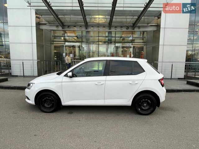 Білий Шкода Фабія, об'ємом двигуна 1 л та пробігом 170 тис. км за 6586 $, фото 8 на Automoto.ua