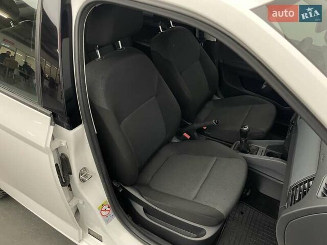 Білий Шкода Фабія, об'ємом двигуна 1 л та пробігом 61 тис. км за 9364 $, фото 13 на Automoto.ua
