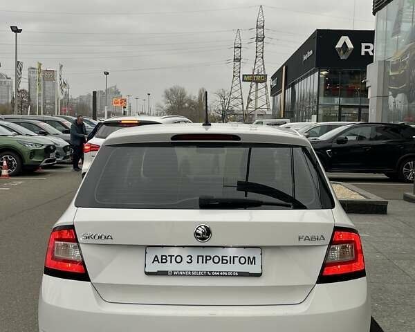 Білий Шкода Фабія, об'ємом двигуна 1 л та пробігом 206 тис. км за 6641 $, фото 6 на Automoto.ua