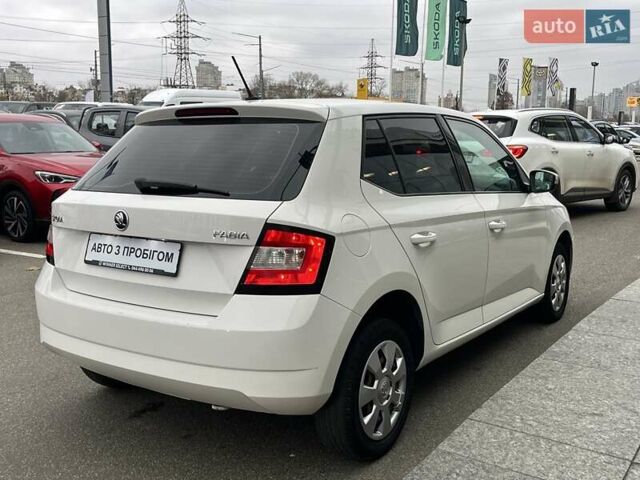Білий Шкода Фабія, об'ємом двигуна 1 л та пробігом 206 тис. км за 6641 $, фото 5 на Automoto.ua