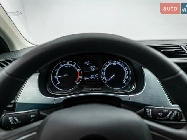 Белый Шкода Фабия, объемом двигателя 1 л и пробегом 95 тыс. км за 7590 $, фото 9 на Automoto.ua