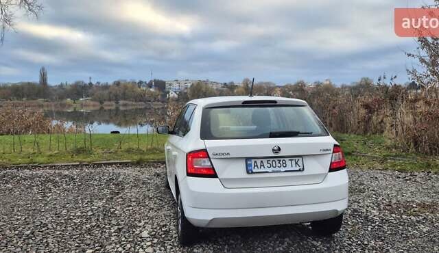 Білий Шкода Фабія, об'ємом двигуна 1 л та пробігом 140 тис. км за 6900 $, фото 3 на Automoto.ua