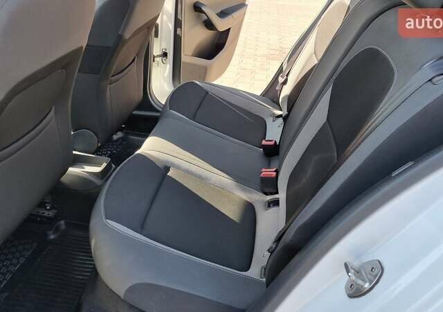 Белый Шкода Фабия, объемом двигателя 1 л и пробегом 113 тыс. км за 9200 $, фото 26 на Automoto.ua