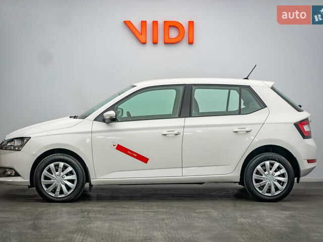 Белый Шкода Фабия, объемом двигателя 1 л и пробегом 98 тыс. км за 7436 $, фото 2 на Automoto.ua