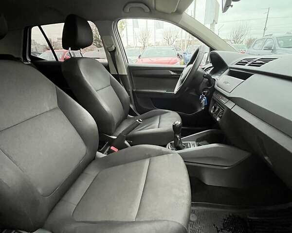 Білий Шкода Фабія, об'ємом двигуна 1 л та пробігом 206 тис. км за 6641 $, фото 11 на Automoto.ua