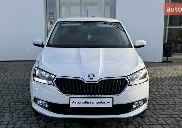 Белый Шкода Фабия, объемом двигателя 1 л и пробегом 146 тыс. км за 8880 $, фото 4 на Automoto.ua