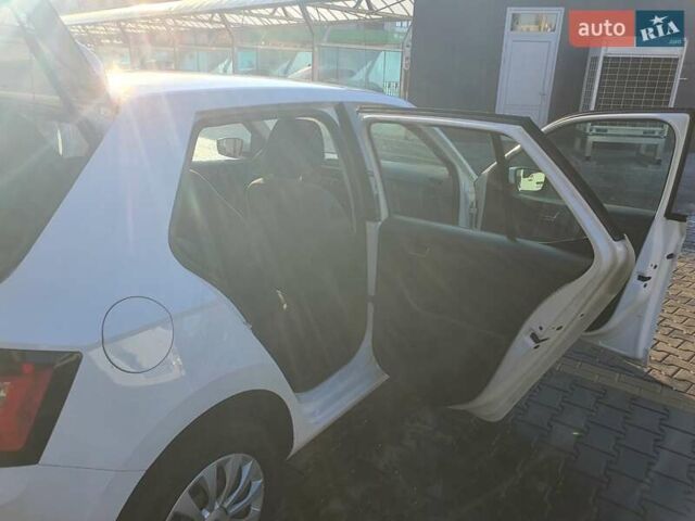 Білий Шкода Фабія, об'ємом двигуна 1 л та пробігом 105 тис. км за 8500 $, фото 5 на Automoto.ua