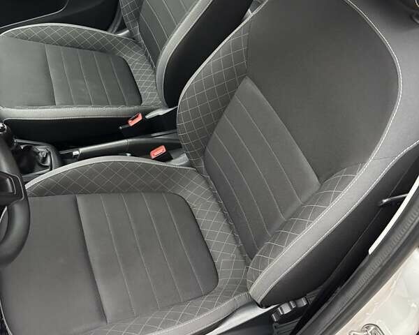 Белый Шкода Фабия, объемом двигателя 1 л и пробегом 103 тыс. км за 8700 $, фото 26 на Automoto.ua