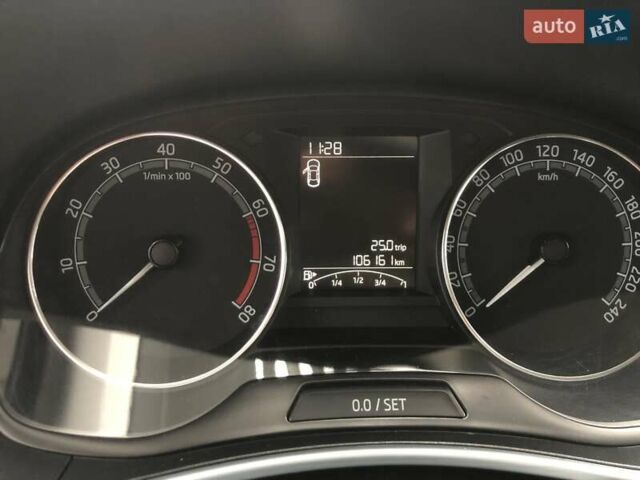 Белый Шкода Фабия, объемом двигателя 1 л и пробегом 106 тыс. км за 8000 $, фото 14 на Automoto.ua