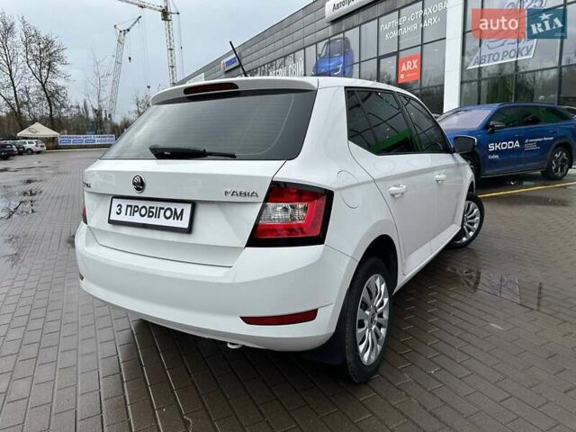 Белый Шкода Фабия, объемом двигателя 1 л и пробегом 104 тыс. км за 8600 $, фото 35 на Automoto.ua