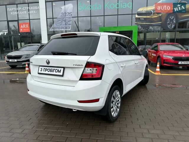 Белый Шкода Фабия, объемом двигателя 1 л и пробегом 104 тыс. км за 8600 $, фото 21 на Automoto.ua