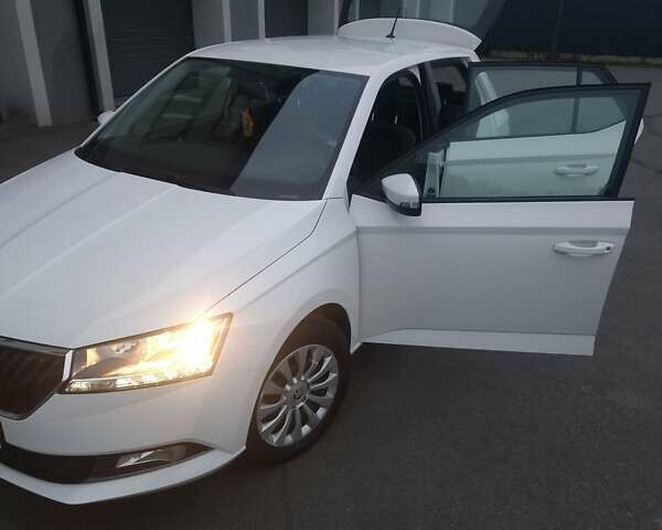 Білий Шкода Фабія, об'ємом двигуна 1 л та пробігом 106 тис. км за 8400 $, фото 58 на Automoto.ua