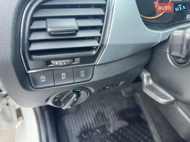 Білий Шкода Фабія, об'ємом двигуна 1 л та пробігом 176 тис. км за 8600 $, фото 24 на Automoto.ua