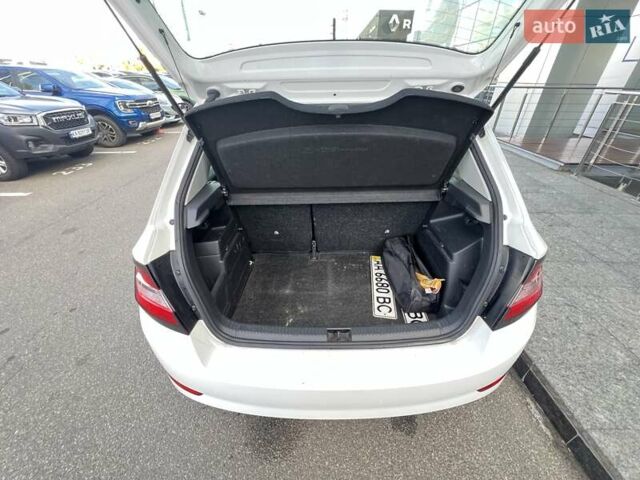 Белый Шкода Фабия, объемом двигателя 1 л и пробегом 115 тыс. км за 8021 $, фото 15 на Automoto.ua