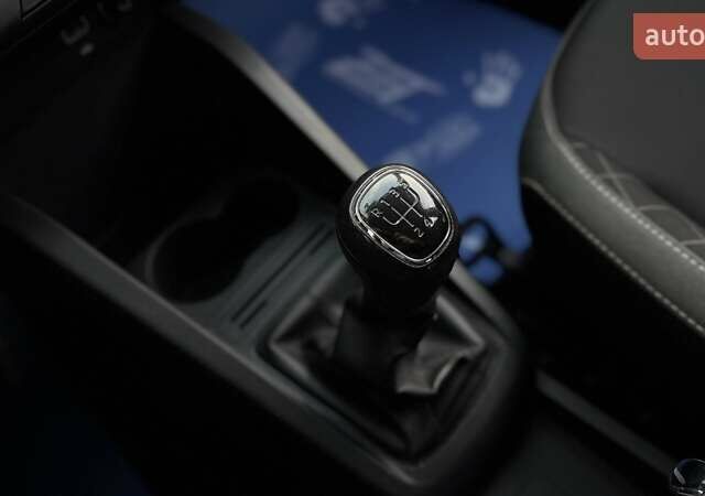 Белый Шкода Фабия, объемом двигателя 1 л и пробегом 146 тыс. км за 8880 $, фото 21 на Automoto.ua