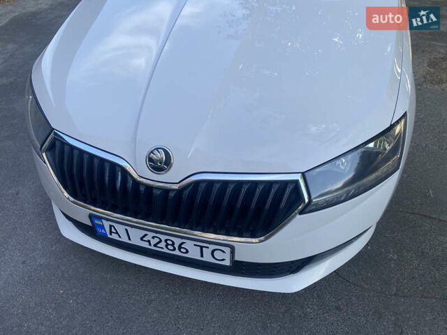 Белый Шкода Фабия, объемом двигателя 1 л и пробегом 92 тыс. км за 9100 $, фото 8 на Automoto.ua