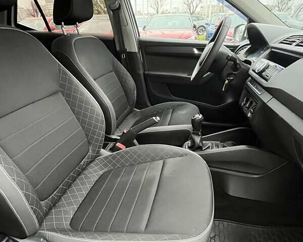 Білий Шкода Фабія, об'ємом двигуна 1 л та пробігом 165 тис. км за 8273 $, фото 12 на Automoto.ua