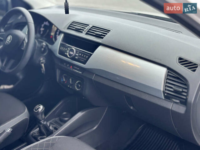 Белый Шкода Фабия, объемом двигателя 1 л и пробегом 131 тыс. км за 8499 $, фото 36 на Automoto.ua