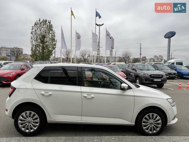 Білий Шкода Фабія, об'ємом двигуна 1 л та пробігом 165 тис. км за 8273 $, фото 4 на Automoto.ua
