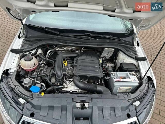 Белый Шкода Фабия, объемом двигателя 1 л и пробегом 104 тыс. км за 8600 $, фото 80 на Automoto.ua