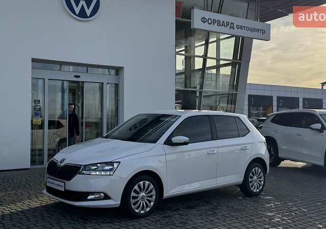 Белый Шкода Фабия, объемом двигателя 1 л и пробегом 146 тыс. км за 8880 $, фото 11 на Automoto.ua