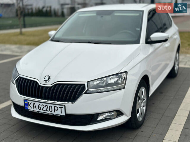 Белый Шкода Фабия, объемом двигателя 1 л и пробегом 131 тыс. км за 8499 $, фото 4 на Automoto.ua