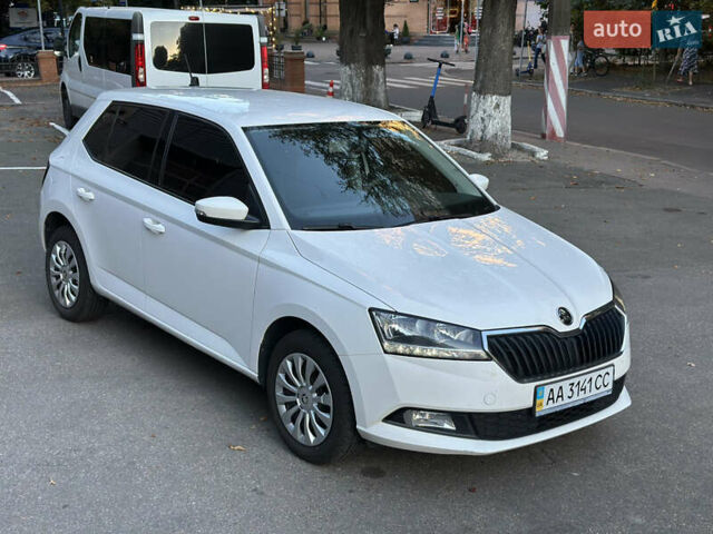Белый Шкода Фабия, объемом двигателя 1 л и пробегом 84 тыс. км за 8400 $, фото 8 на Automoto.ua