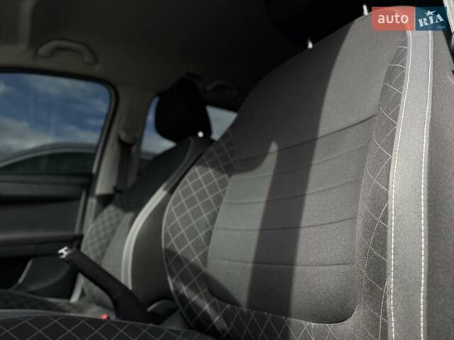 Белый Шкода Фабия, объемом двигателя 1 л и пробегом 184 тыс. км за 8750 $, фото 39 на Automoto.ua