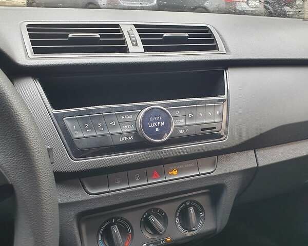 Белый Шкода Фабия, объемом двигателя 1 л и пробегом 94 тыс. км за 8600 $, фото 7 на Automoto.ua