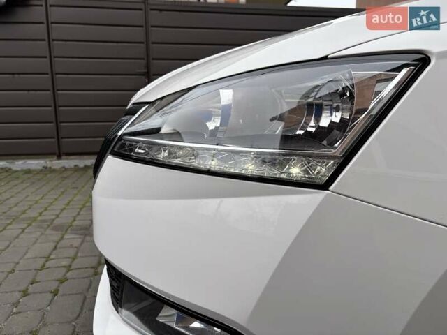 Белый Шкода Фабия, объемом двигателя 1 л и пробегом 103 тыс. км за 8700 $, фото 15 на Automoto.ua