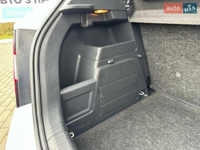 Белый Шкода Фабия, объемом двигателя 1 л и пробегом 104 тыс. км за 8600 $, фото 75 на Automoto.ua