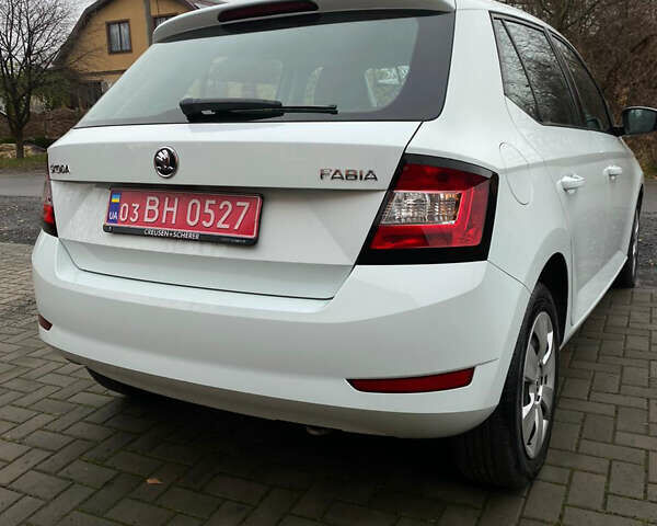 Белый Шкода Фабия, объемом двигателя 0 л и пробегом 101 тыс. км за 10300 $, фото 11 на Automoto.ua