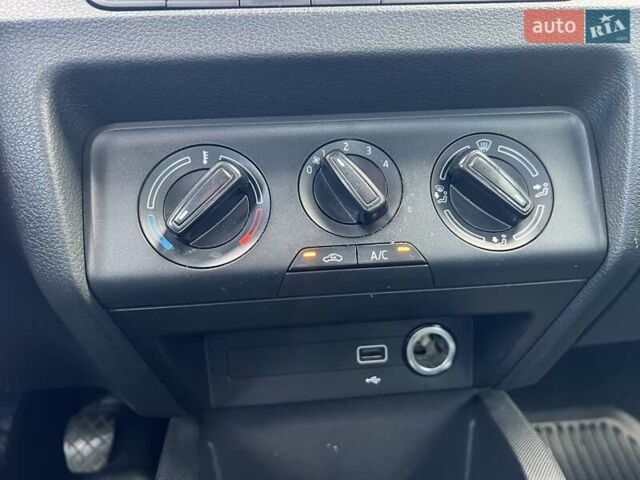 Белый Шкода Фабия, объемом двигателя 1 л и пробегом 115 тыс. км за 8021 $, фото 29 на Automoto.ua