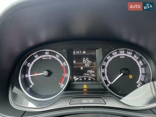 Белый Шкода Фабия, объемом двигателя 1 л и пробегом 174 тыс. км за 7224 $, фото 23 на Automoto.ua