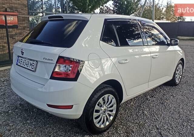 Белый Шкода Фабия, объемом двигателя 1 л и пробегом 115 тыс. км за 8400 $, фото 18 на Automoto.ua