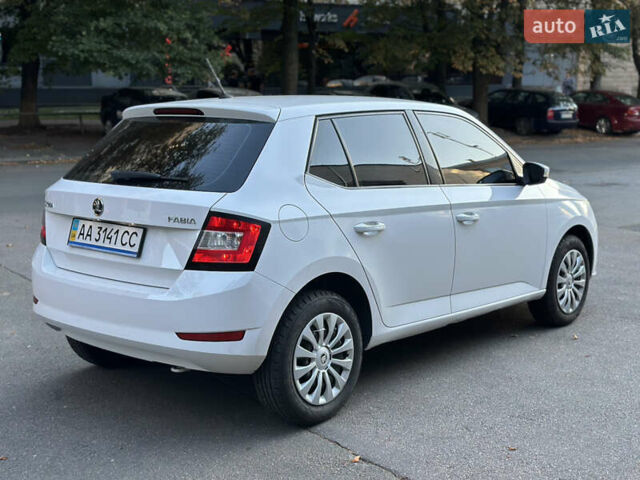 Белый Шкода Фабия, объемом двигателя 1 л и пробегом 84 тыс. км за 8400 $, фото 6 на Automoto.ua