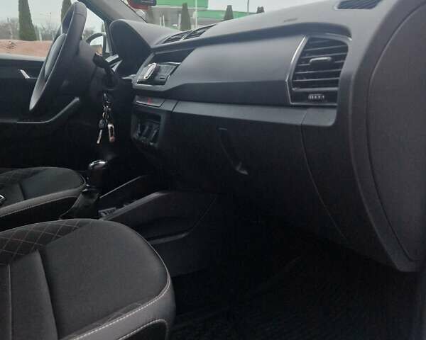 Білий Шкода Фабія, об'ємом двигуна 1 л та пробігом 106 тис. км за 8400 $, фото 15 на Automoto.ua