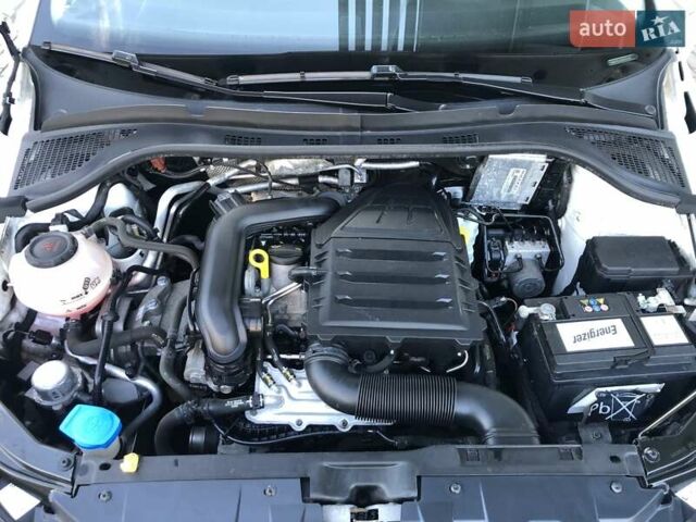 Белый Шкода Фабия, объемом двигателя 1 л и пробегом 98 тыс. км за 8700 $, фото 21 на Automoto.ua