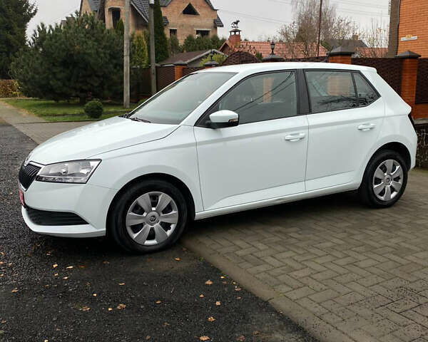 Белый Шкода Фабия, объемом двигателя 0 л и пробегом 101 тыс. км за 10300 $, фото 2 на Automoto.ua