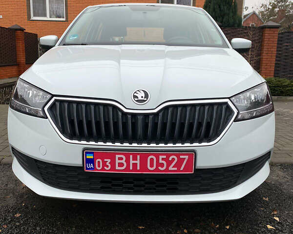 Белый Шкода Фабия, объемом двигателя 0 л и пробегом 101 тыс. км за 10300 $, фото 1 на Automoto.ua