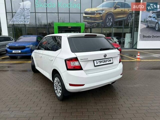 Белый Шкода Фабия, объемом двигателя 1 л и пробегом 104 тыс. км за 8600 $, фото 28 на Automoto.ua