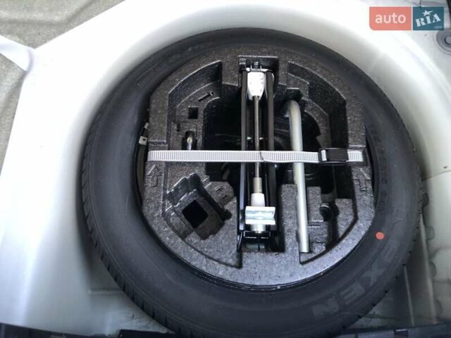 Белый Шкода Фабия, объемом двигателя 1 л и пробегом 98 тыс. км за 8700 $, фото 20 на Automoto.ua