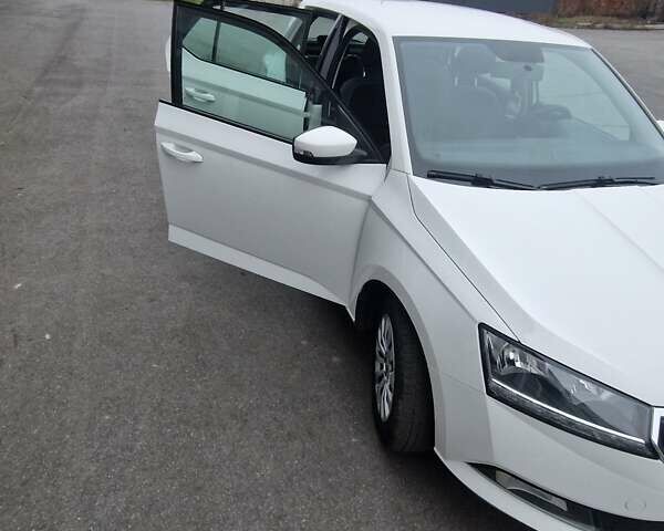 Білий Шкода Фабія, об'ємом двигуна 1 л та пробігом 106 тис. км за 8400 $, фото 12 на Automoto.ua
