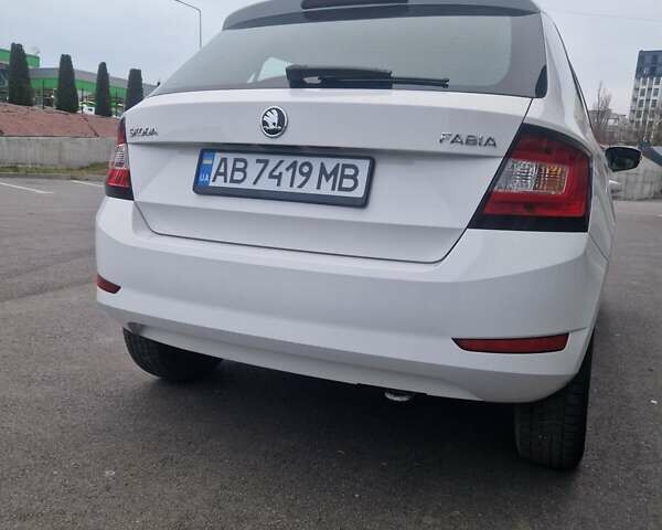 Білий Шкода Фабія, об'ємом двигуна 1 л та пробігом 106 тис. км за 8400 $, фото 6 на Automoto.ua