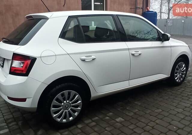 Белый Шкода Фабия, объемом двигателя 1 л и пробегом 92 тыс. км за 8700 $, фото 8 на Automoto.ua