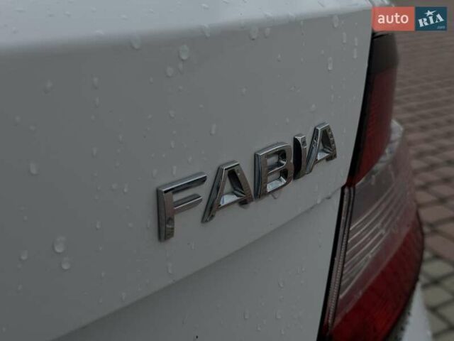 Белый Шкода Фабия, объемом двигателя 1 л и пробегом 184 тыс. км за 8750 $, фото 16 на Automoto.ua